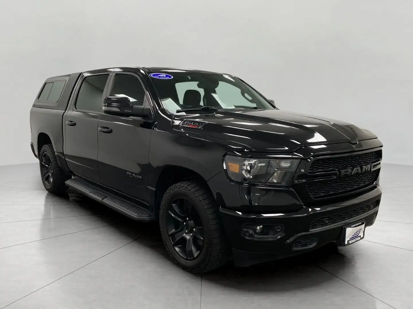 2023 RAM 1500 Big Horn/Lone Star 4x4 Crew Cab 5'7's photo