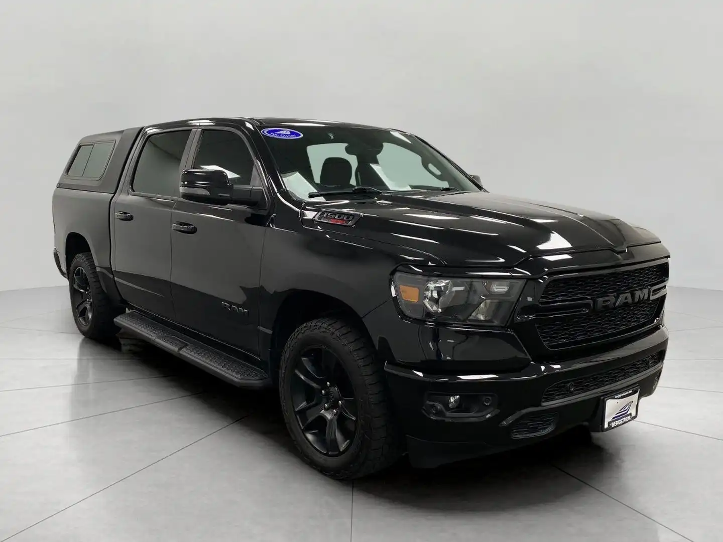 2023 RAM 1500 Big Horn/Lone Star 4x4 Crew Cab 5'7's photo