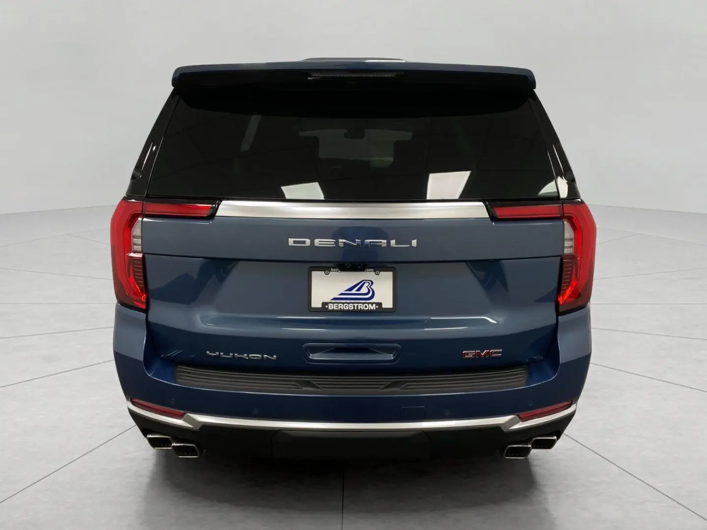 2026 GMC Yukon 4WD Denali photo 4