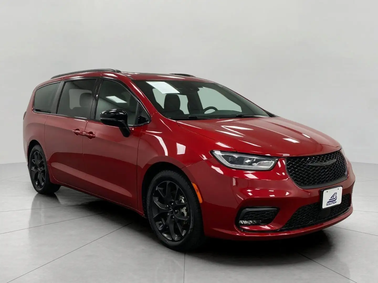 2025 Chrysler Pacifica Limited photo 1