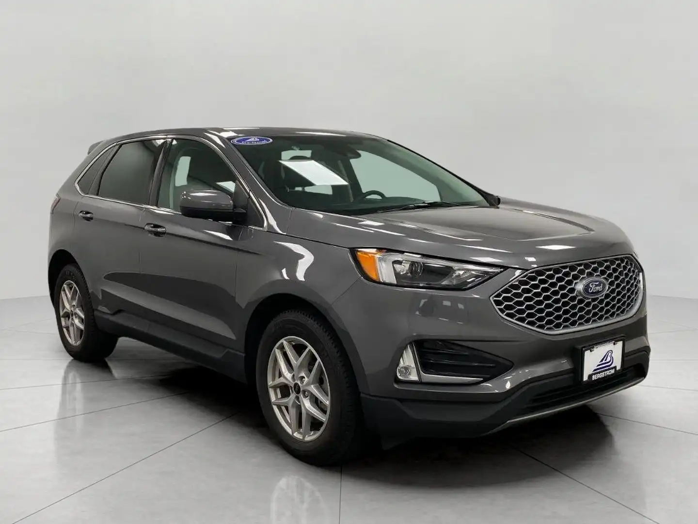 2024 Ford Edge SEL AWD's photo