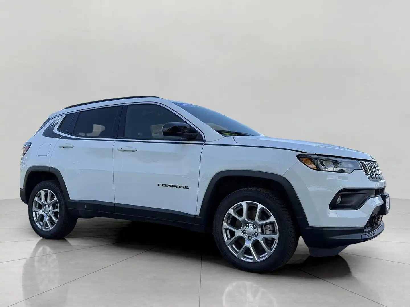 2023 Jeep Compass Latitude Lux 4X4's photo