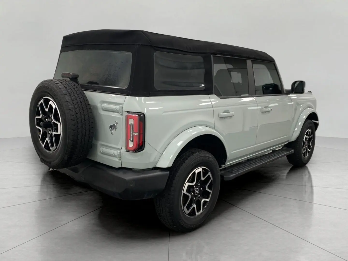 2023 Ford Bronco Outer Banks 4WD photo 3