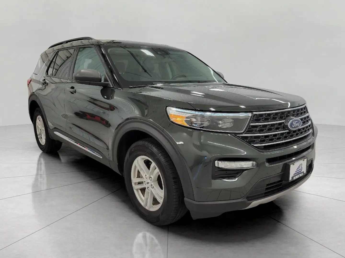 2024 Ford Explorer XLT 4WD photo 1