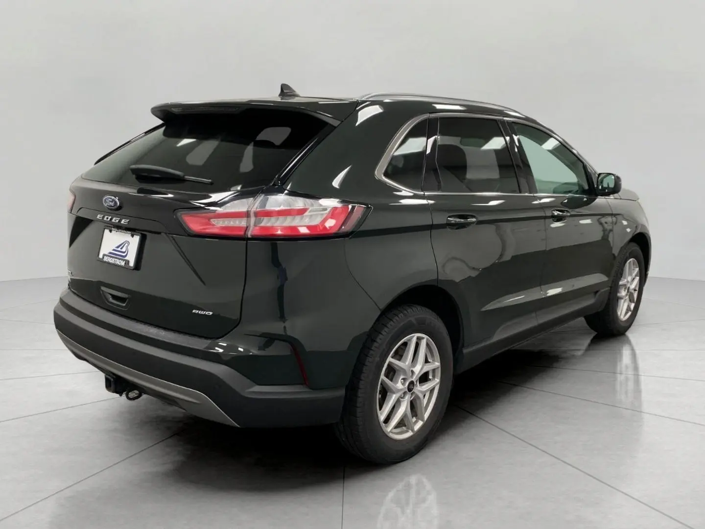 2024 Ford Edge SEL AWD photo 3