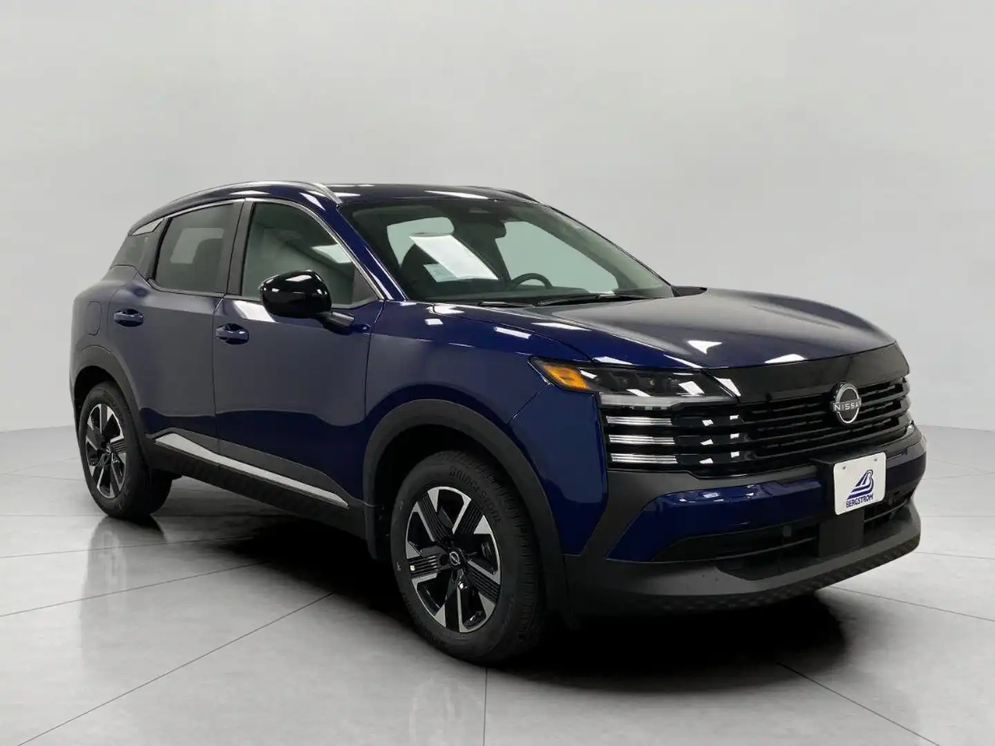 2026 Nissan Kicks 2.0 SV AWD's photo