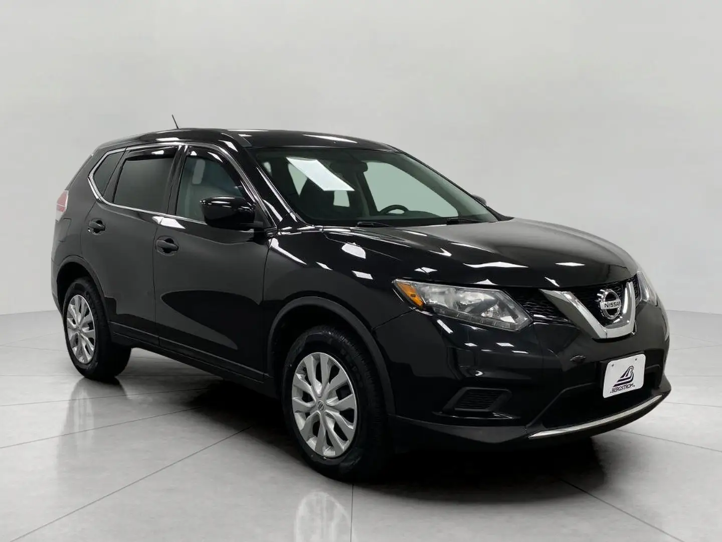2016 Nissan Rogue S AWD photo 1