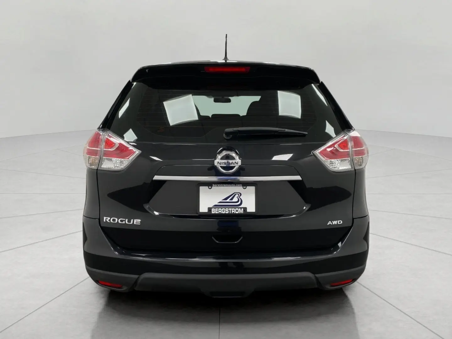 2016 Nissan Rogue S AWD photo 4