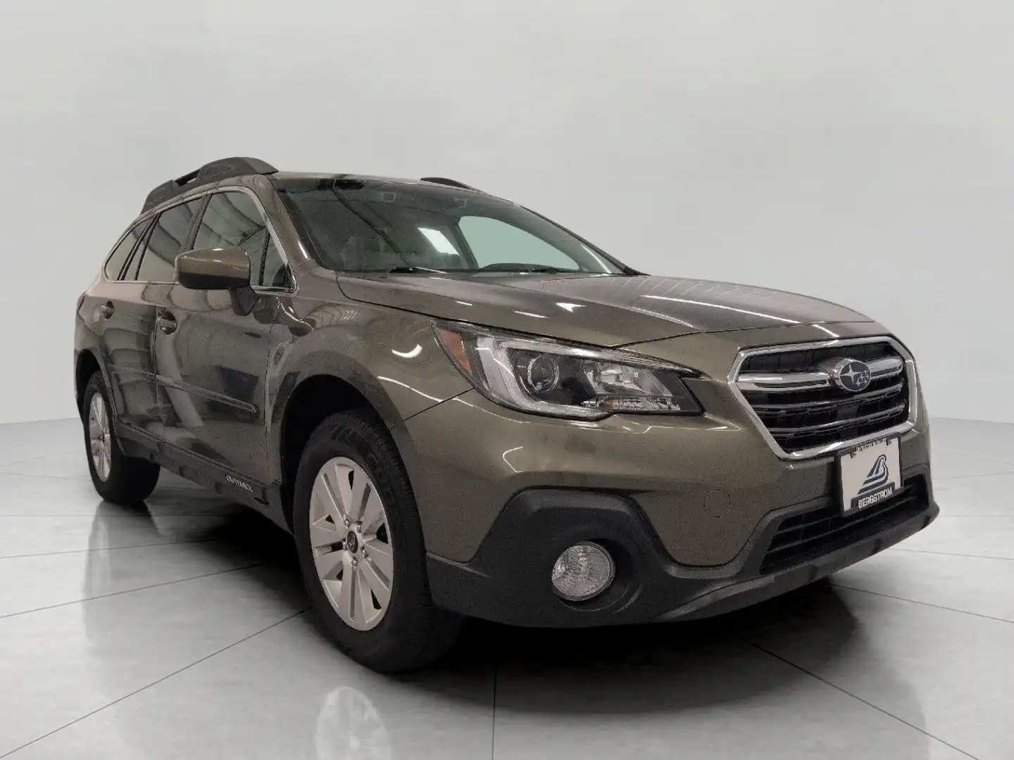 2019 Subaru Outback 2.5i Premium's photo