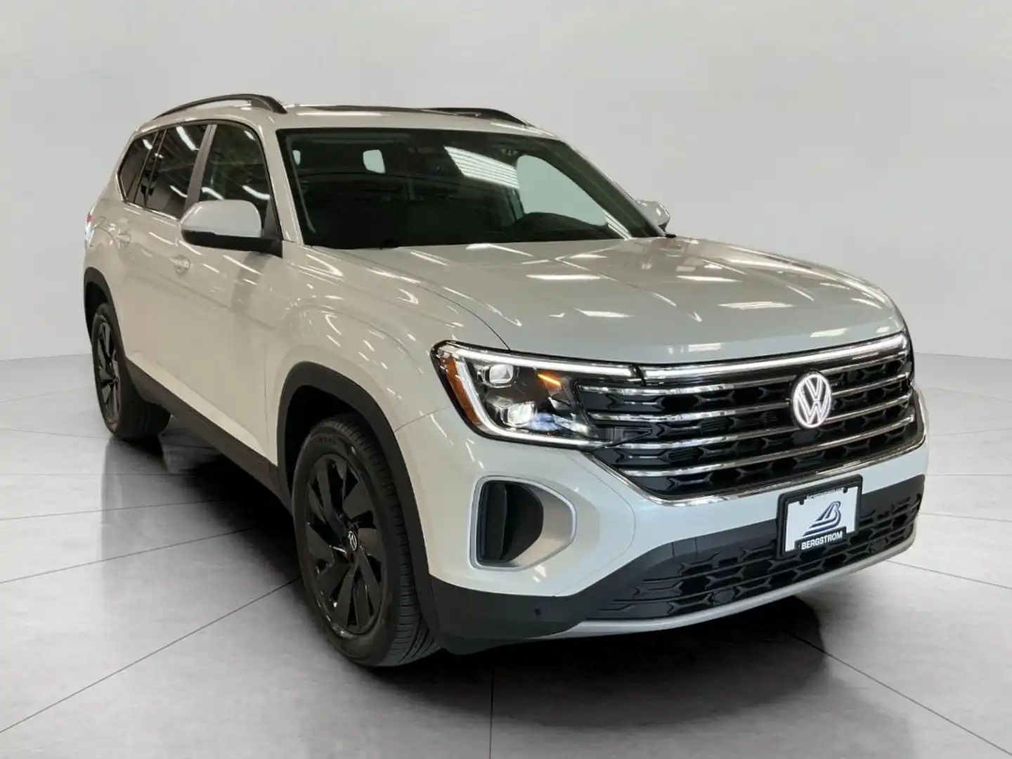 2026 Volkswagen Atlas 2.0T SE w/Tech 4MOTION's photo