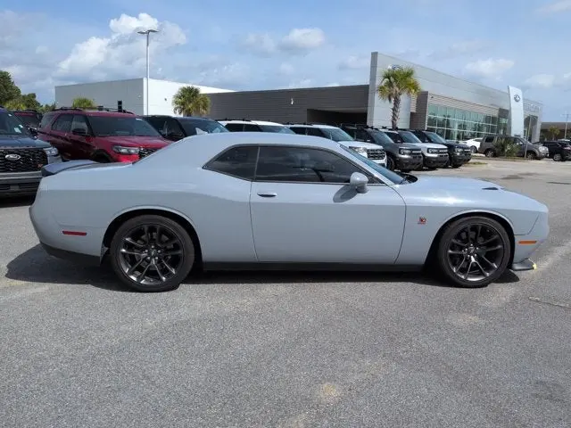 2021 Dodge Challenger R/T Scat Pack photo 3