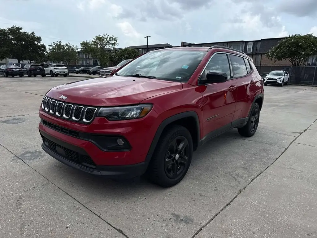 2024 Jeep Compass Latitude 4X4 photo 3