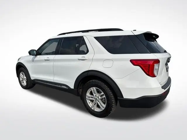 2021 Ford Explorer XLT 4WD photo 3