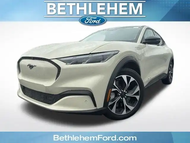 2025 Ford Mustang-Mach-e Select's photo