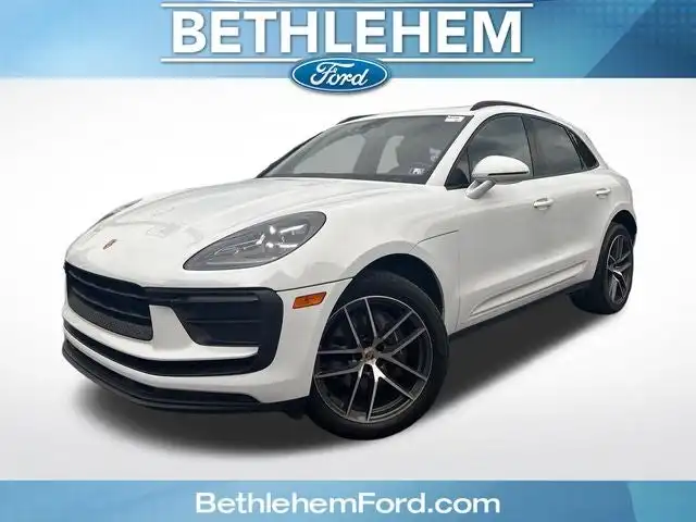 2022 Porsche Macan Base's photo