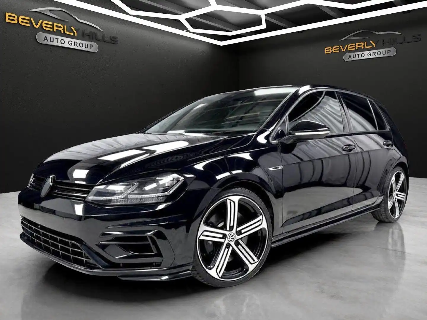 2018 Volkswagen Golf R 2.0 TSI 6MT's photo