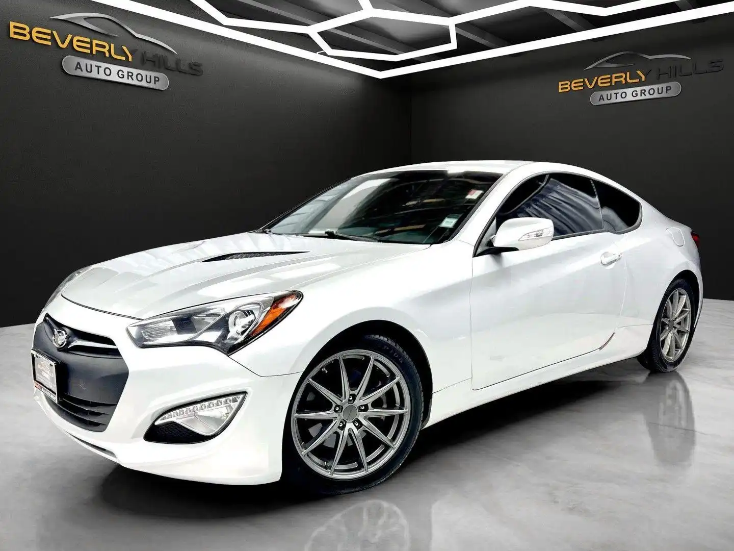 2015 Hyundai Genesis Coupe 3.8 6-Speed M/T's photo