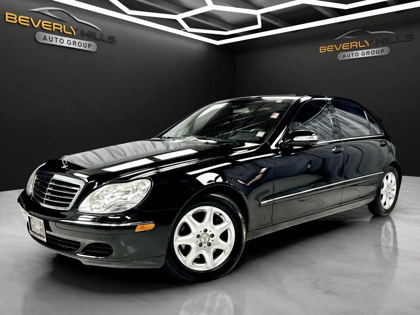 2004 Mercedes-Benz S-Class S500 4MATIC's photo
