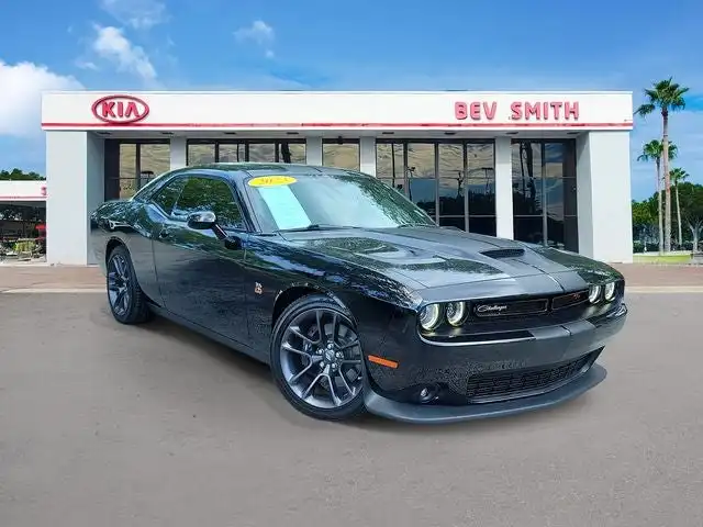 2023 Dodge Challenger R/T Scat Pack's photo