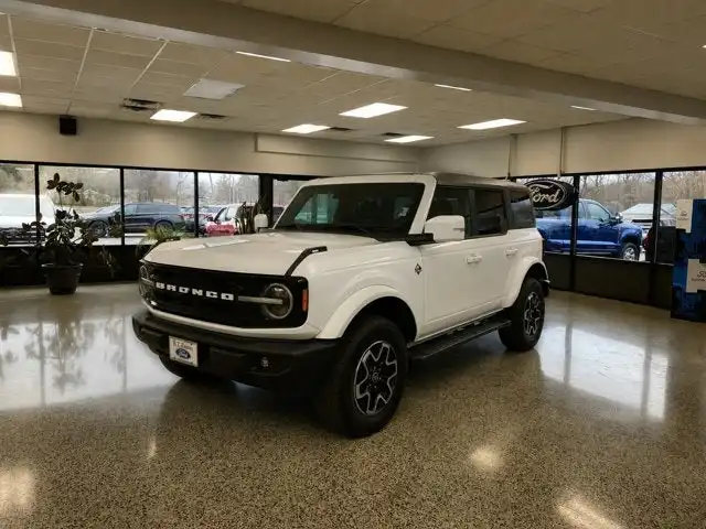 2024 Ford Bronco Outer Banks 4x4's photo