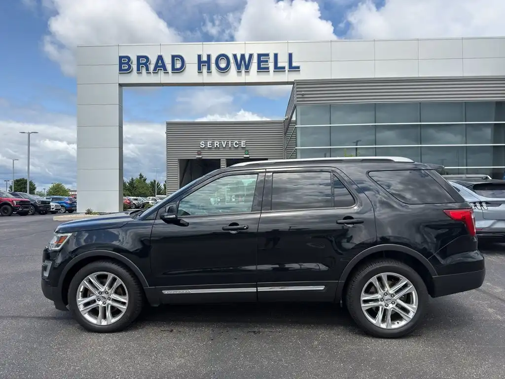 2017 Ford Explorer XLT 4WD's photo