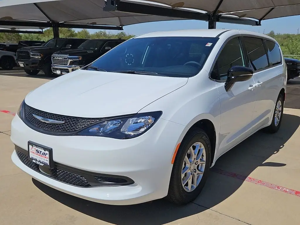2027 Chrysler Voyager LX photo 1
