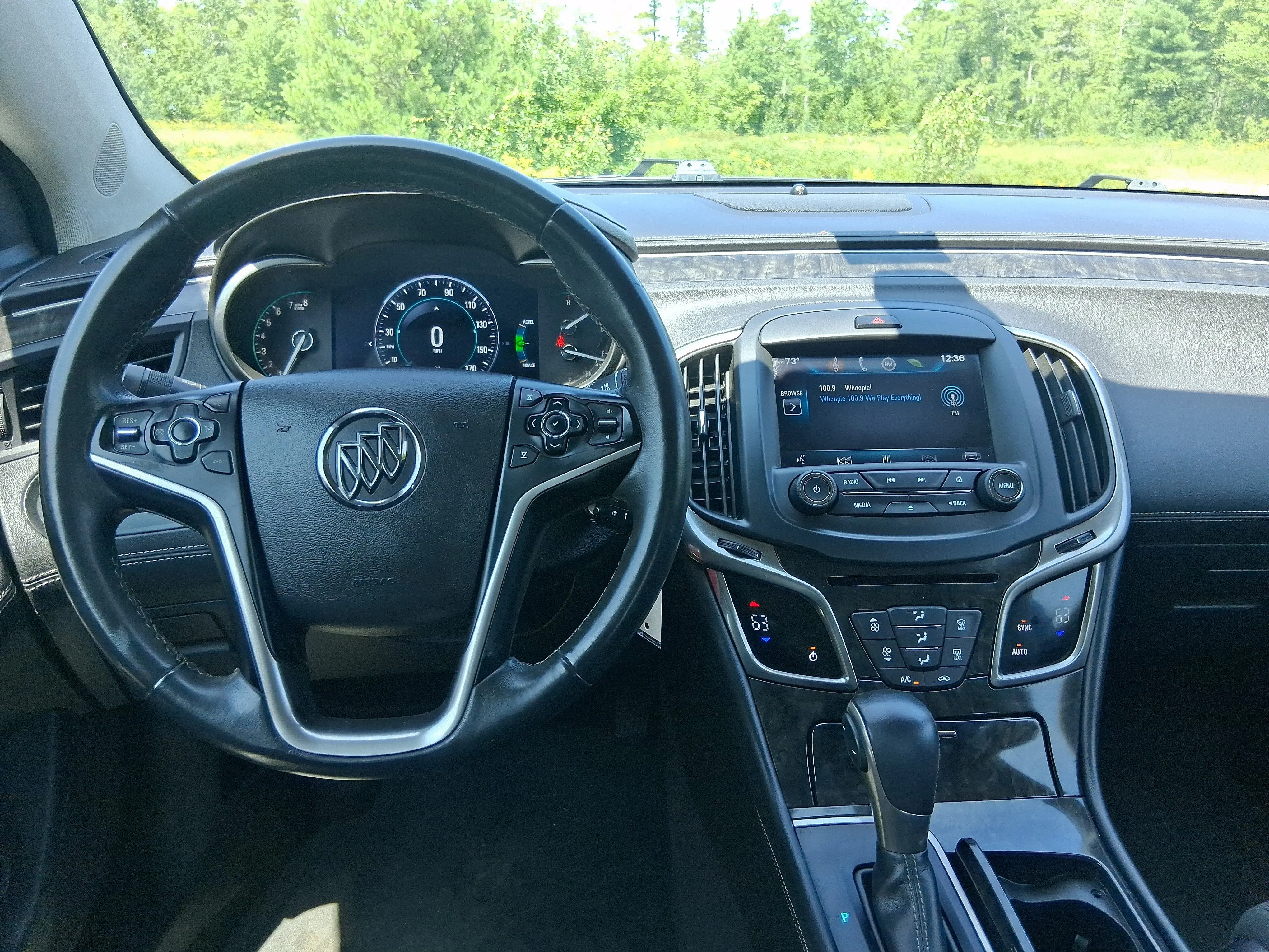 2014 Buick LaCrosse Base photo 3
