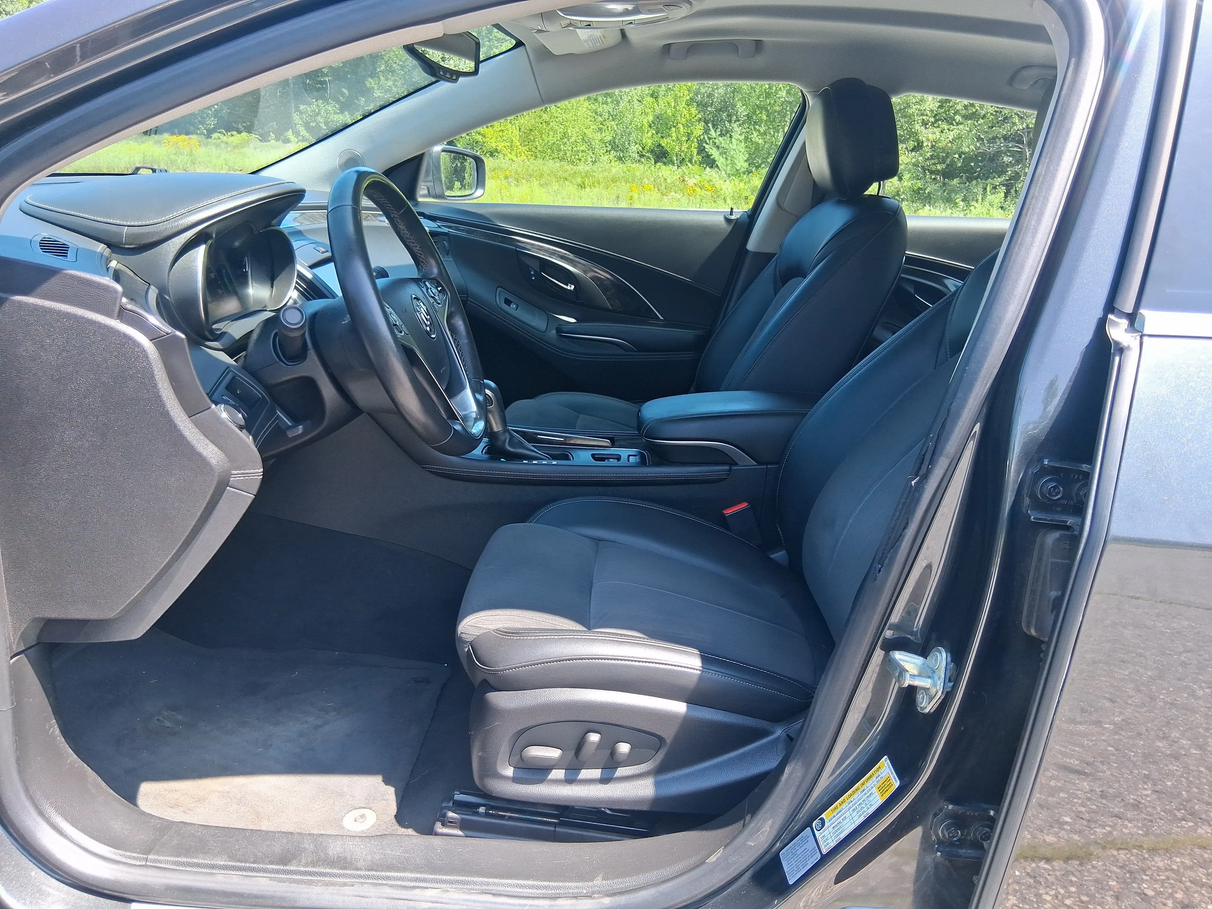 2014 Buick LaCrosse Base photo 4