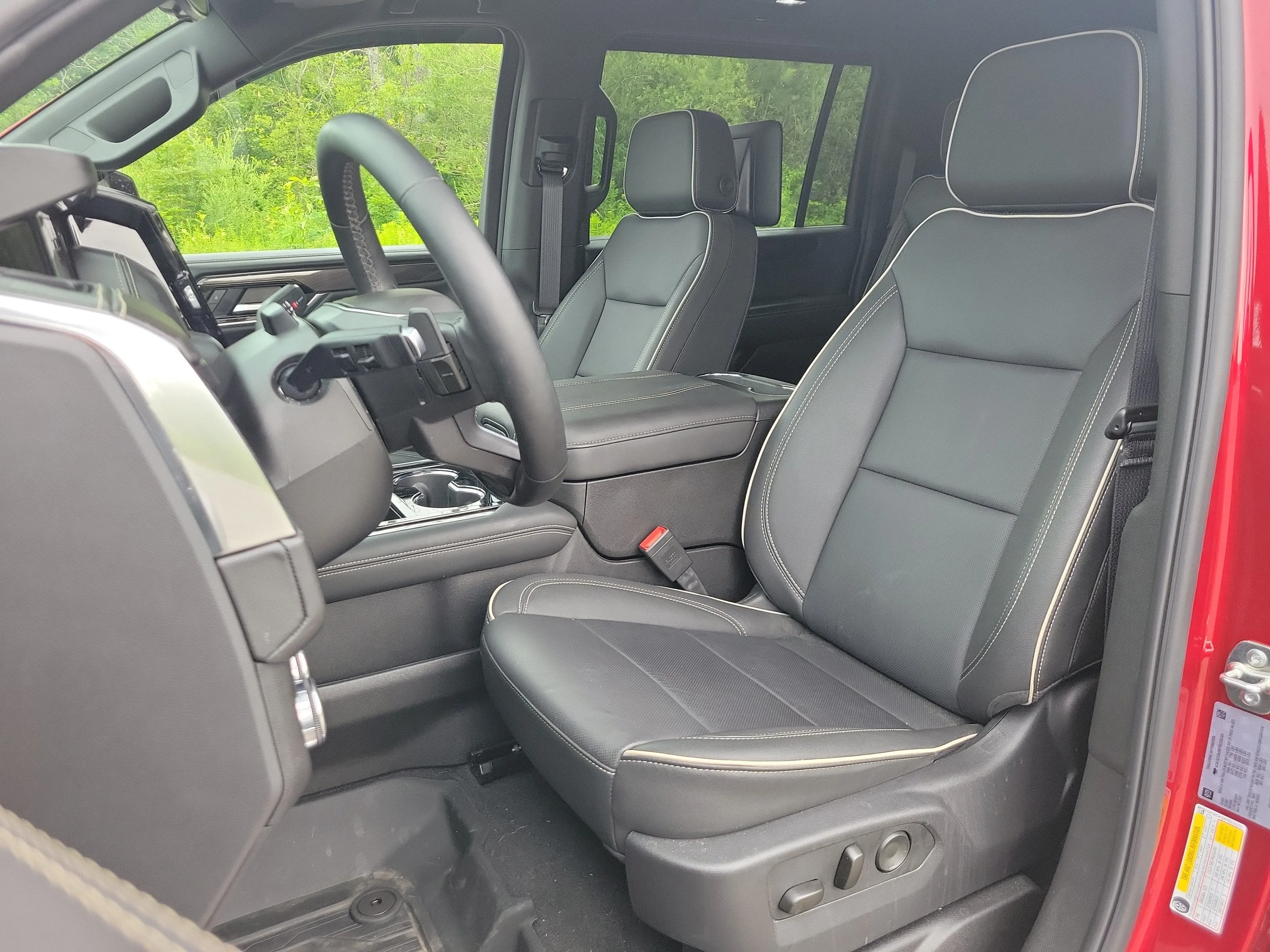 2026 GMC Yukon 4WD Elevation photo 4