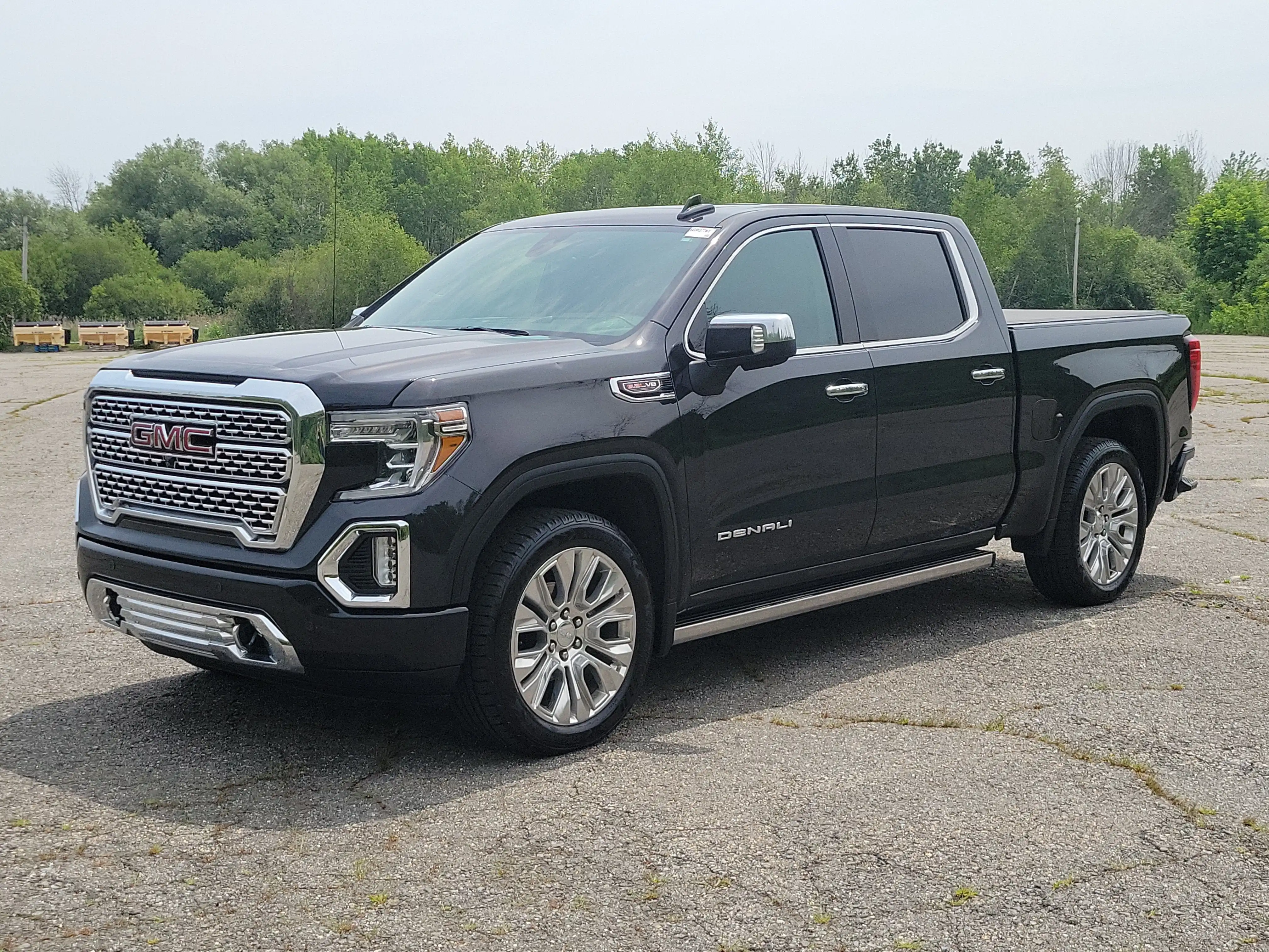 2020 GMC Sierra 4WD Crew Cab Short Box Denali's photo