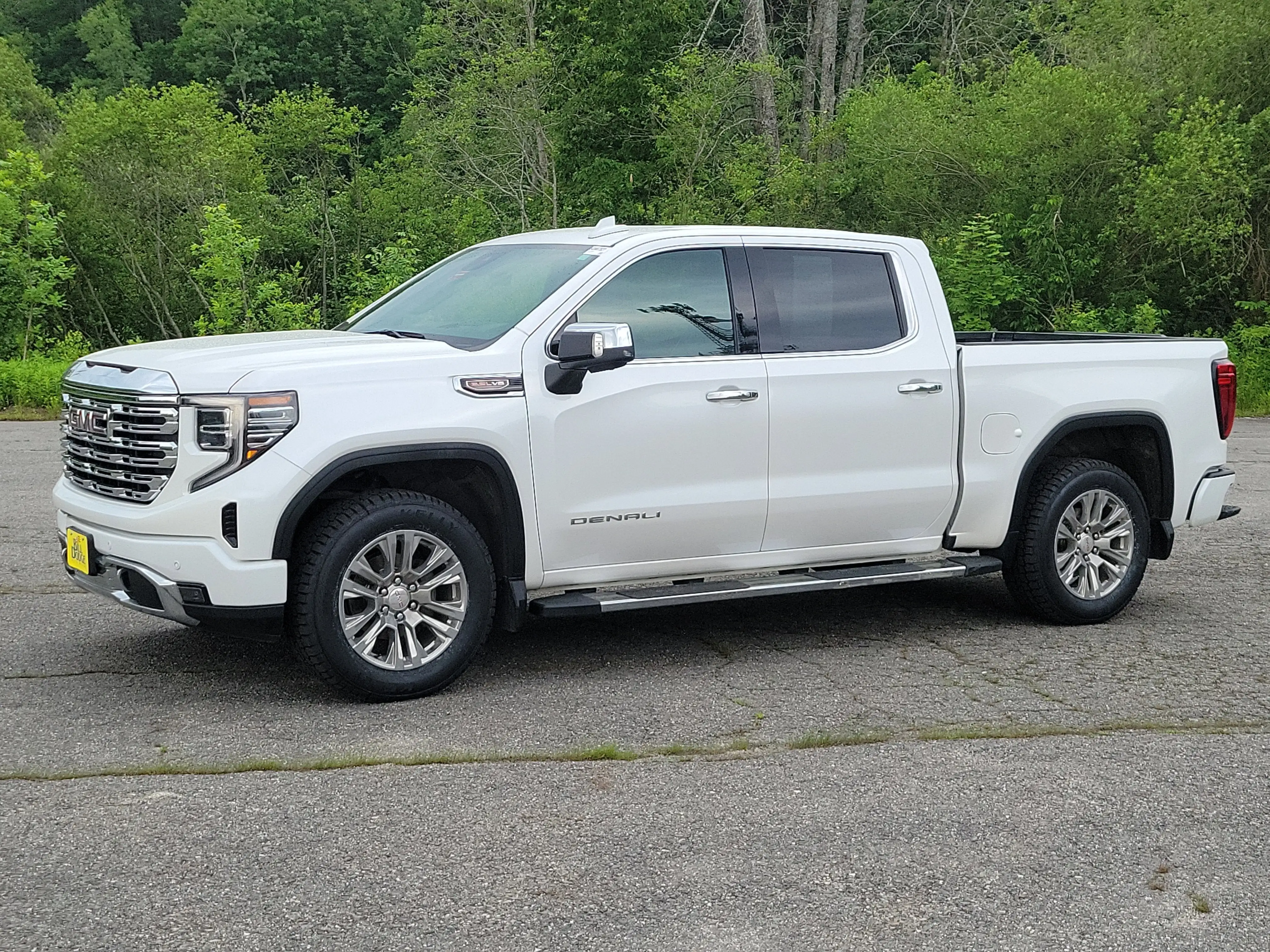 2023 GMC Sierra 4WD Crew Cab Short Box Denali's photo