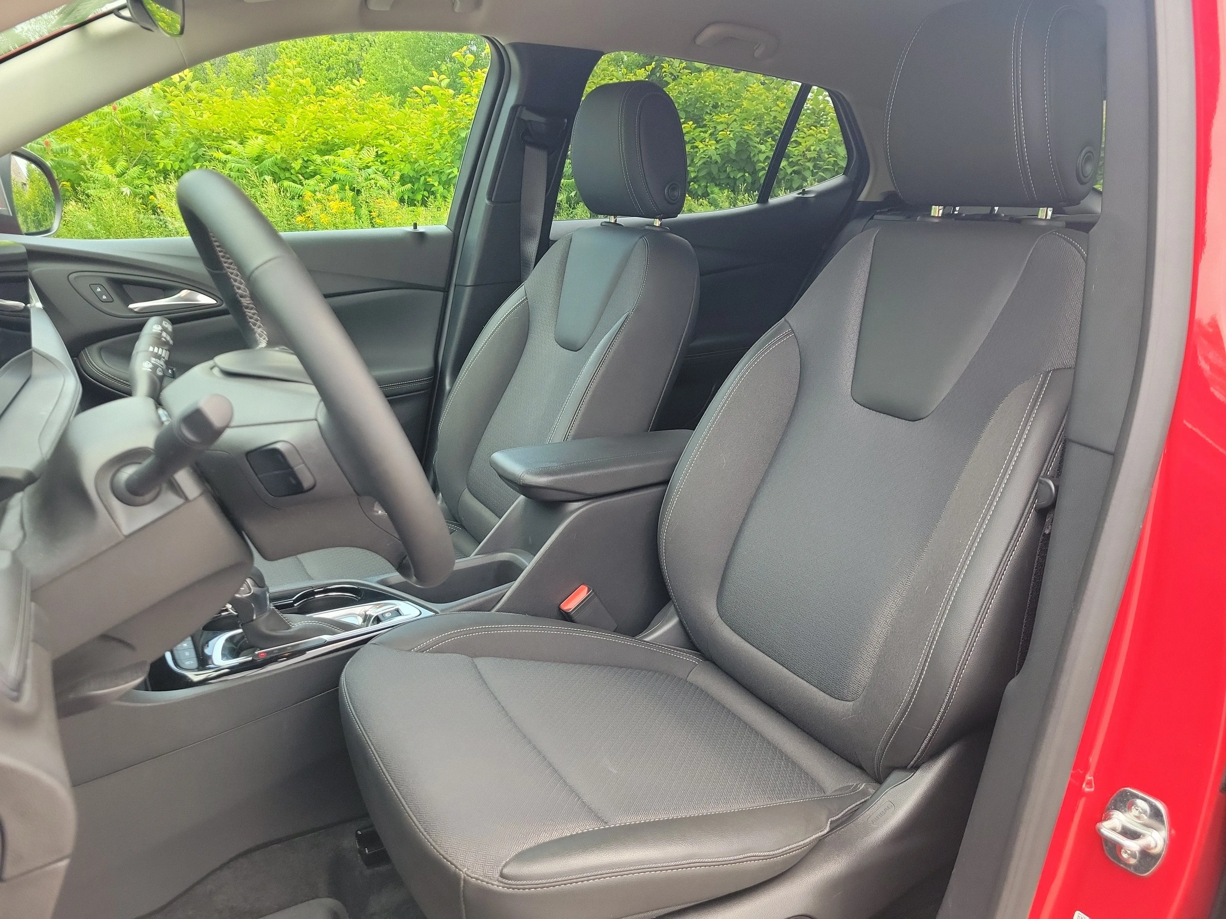 2026 Buick Encore GX Preferred AWD photo 4