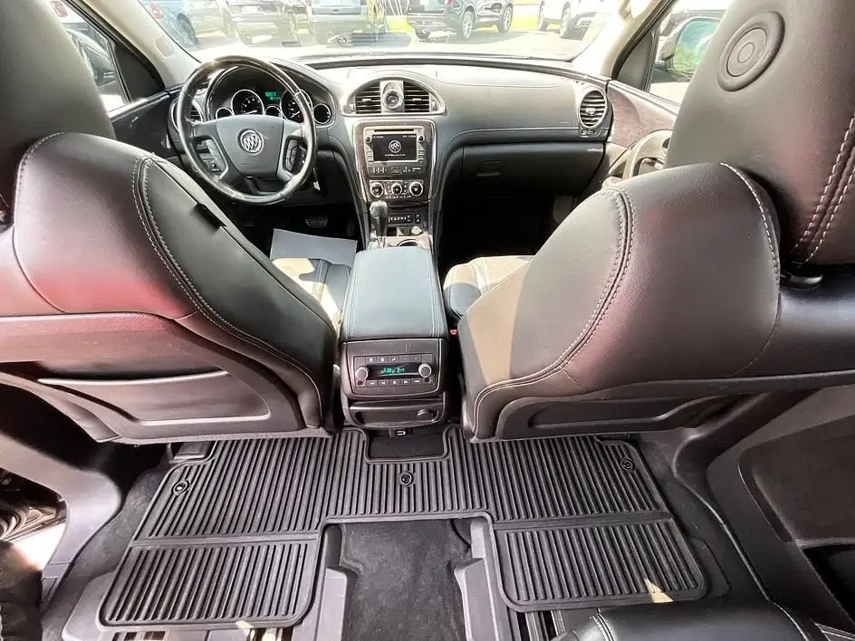 2017 Buick Enclave Leather AWD photo 5