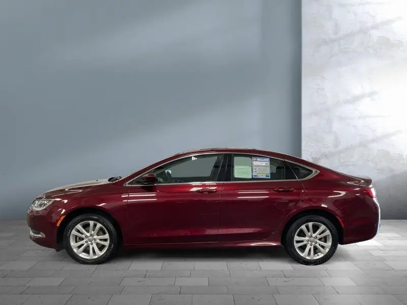 2016 Chrysler 200 Limited photo 3