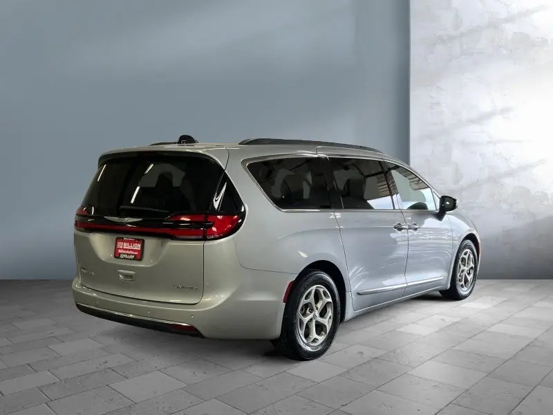 2023 Chrysler Pacifica Limited photo 4