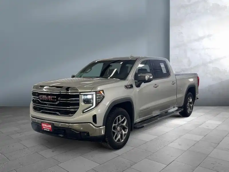 2022 GMC Sierra 4WD Crew Cab Standard Box SLT's photo