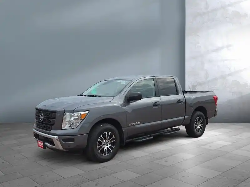 2024 Nissan Titan SV 4X4 Crew Cab's photo