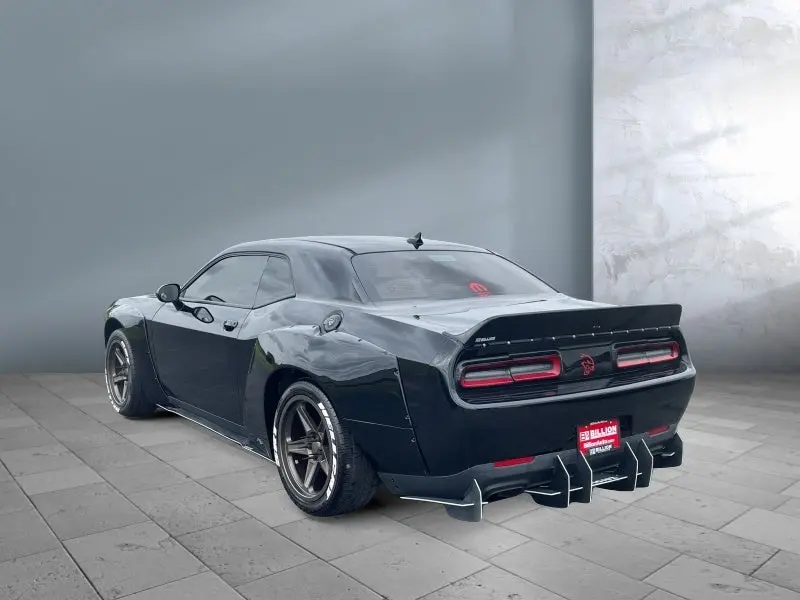 2016 Dodge Challenger SRT Hellcat photo 4