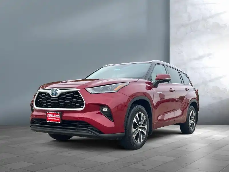 2021 Toyota Highlander XLE Hybrid 4WD's photo