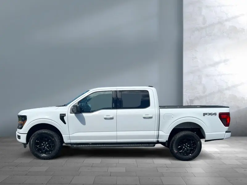 2026 Ford F-150 XLT 4WD SuperCrew 5-1/2' Box photo 3