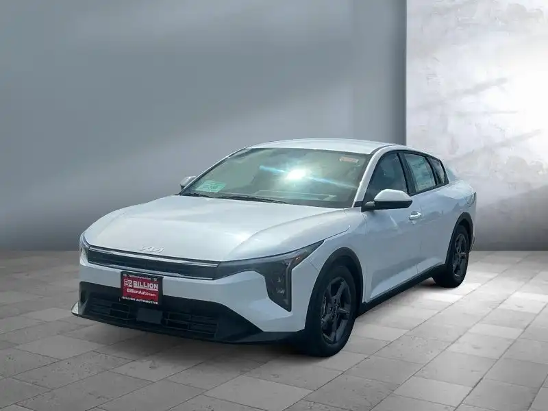2026 Kia K4 LXS AT's photo