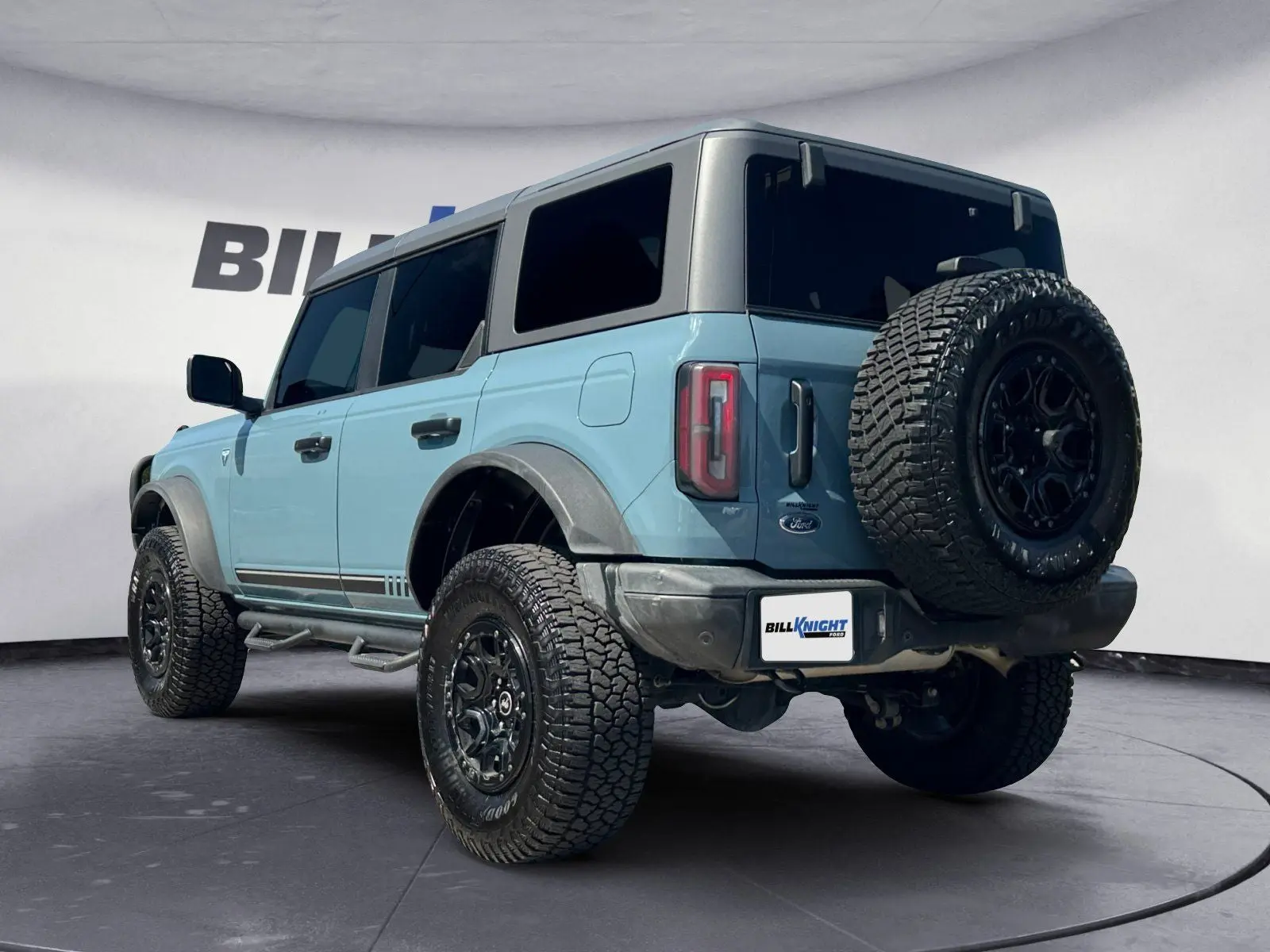 2021 Ford Bronco First Edition 4WD Advanced photo 3