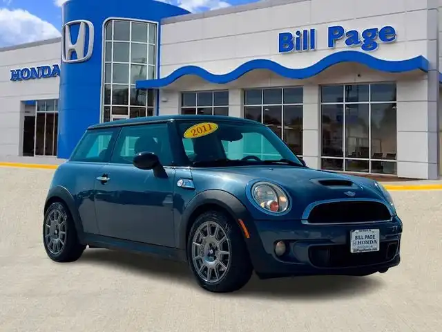 2011 MINI Cooper S's photo