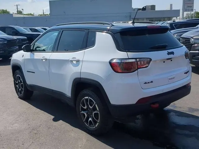 2025 Jeep Compass Trailhawk 4X4 photo 4