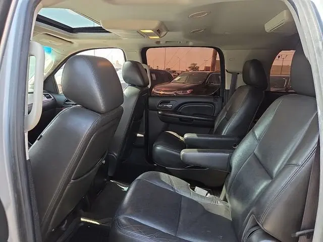 2013 Cadillac Escalade ESV AWD Premium photo 3