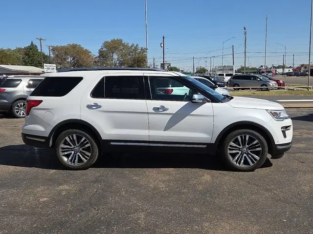 2019 Ford Explorer Platinum 4WD photo 5