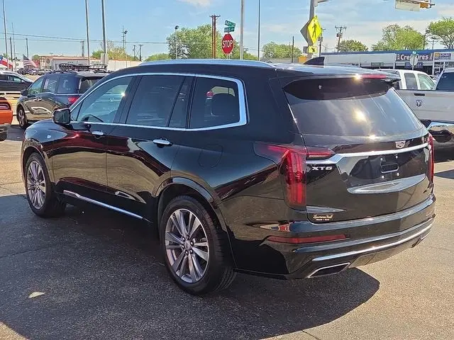 2023 Cadillac XT6 Premium Luxury Auto photo 3