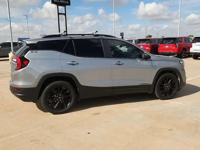 2023 GMC Terrain SLE FWD photo 5