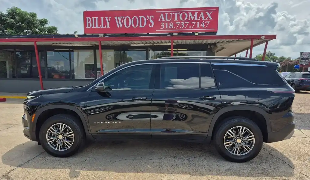 2025 Chevrolet Traverse FWD LT's photo