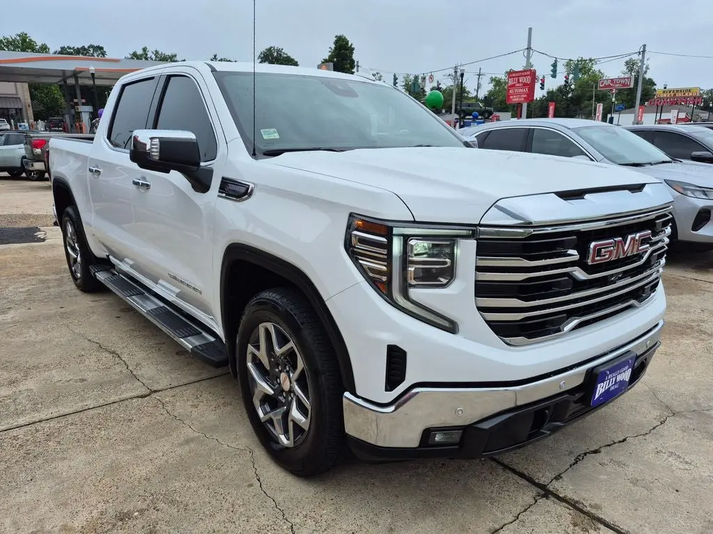 2024 GMC Sierra 2WD Crew Cab Short Box SLT photo 4